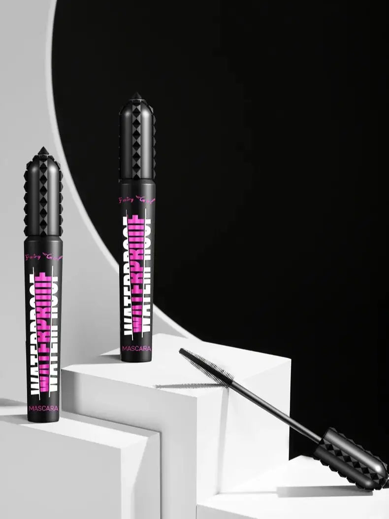 Mascara noir waterproof ( Résistant a l'eau )