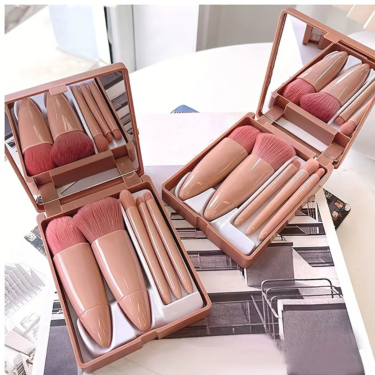 Pinceaux de maquillage portables avec miroir