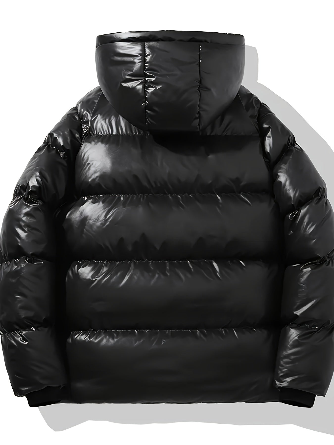Veste à capuche noire et dorée